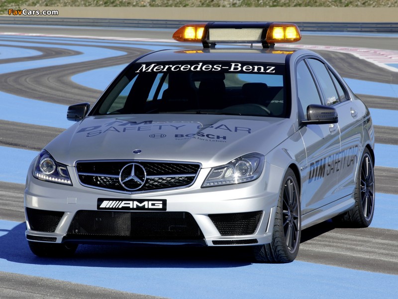 Pictures of Mercedes-Benz C 63 AMG DTM Safety Car (W204) 2011 (800 x 600)