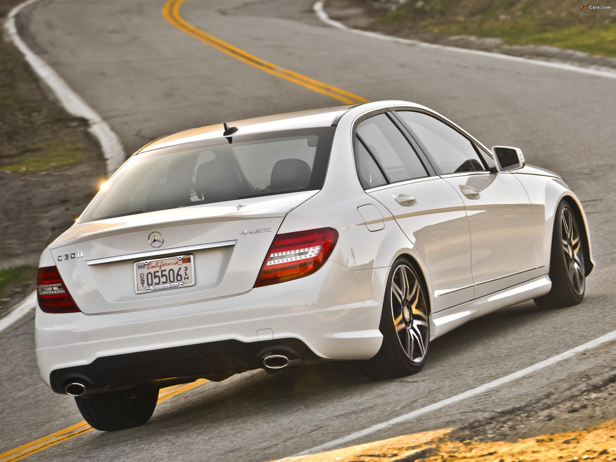 Pictures of Mercedes-Benz C 300 4MATIC AMG Sports Package US-spec (W204) 2011 (2048 x 1536)