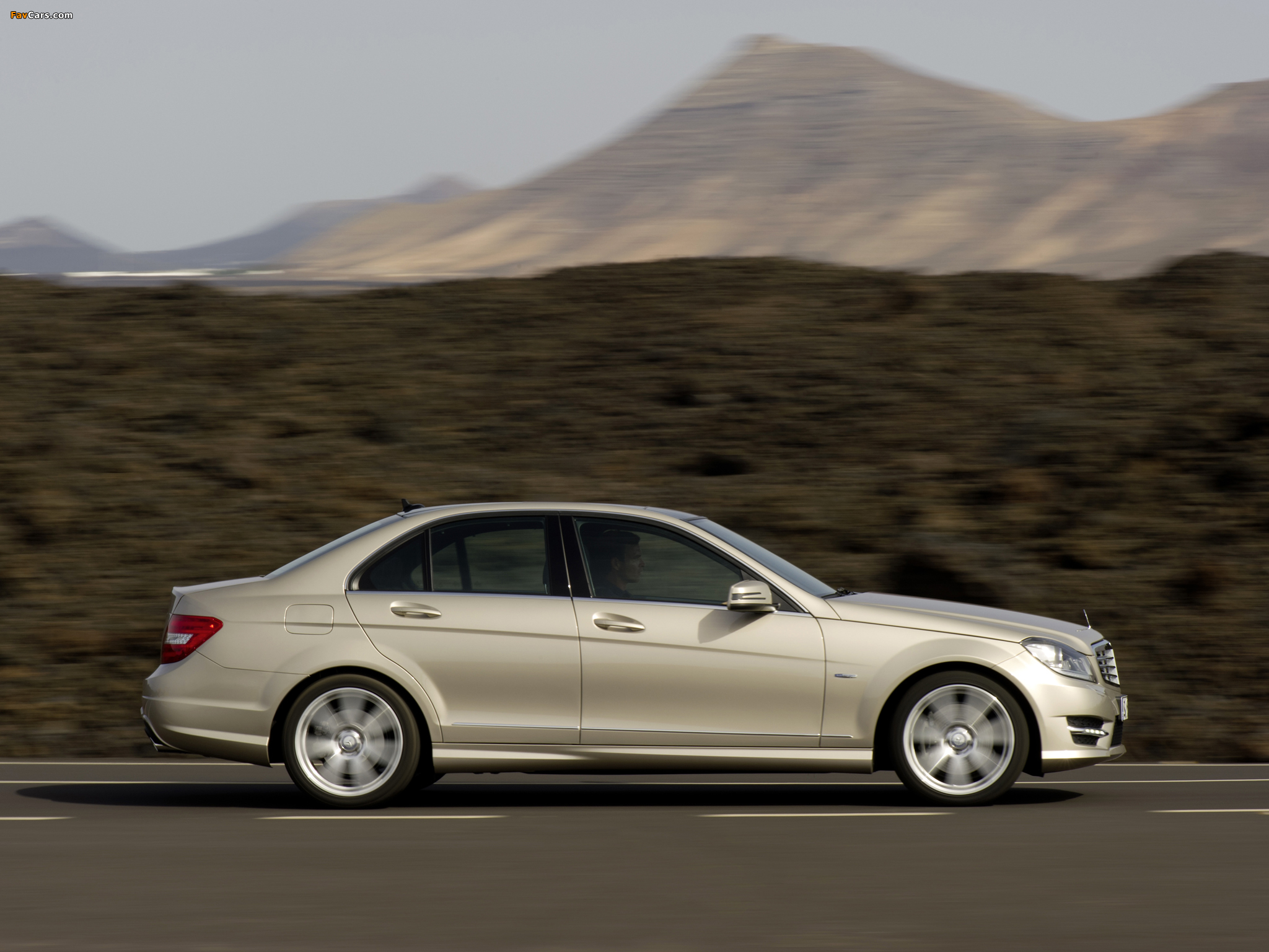 Pictures of Mercedes-Benz C 350 AMG Sports Package (W204) 2011 (2048 x 1536)