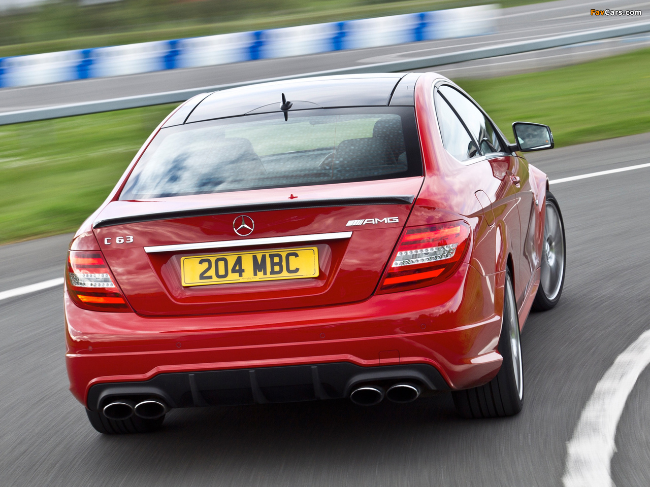 Pictures of Mercedes-Benz C 63 AMG Coupe UK-spec (C204) 2011 (1280 x 960)