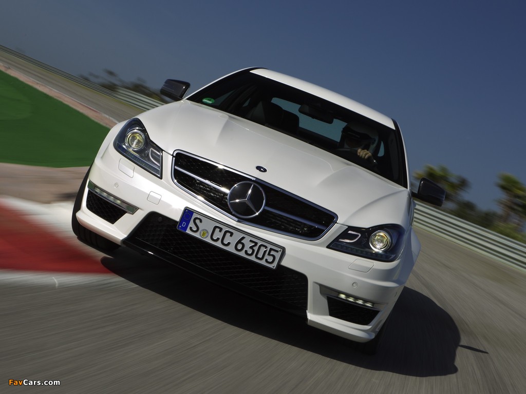 Pictures of Mercedes-Benz C 63 AMG Coupe (C204) 2011 (1024 x 768)