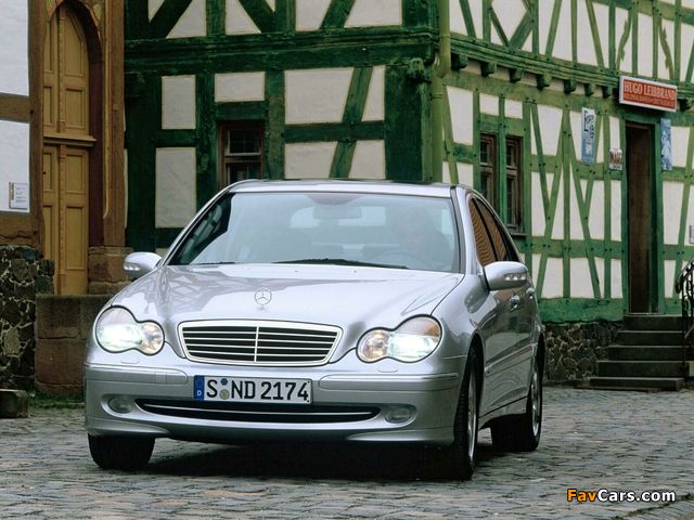 Mercedes-Benz C 270 CDI (W203) 2000–05 wallpapers (640 x 480)