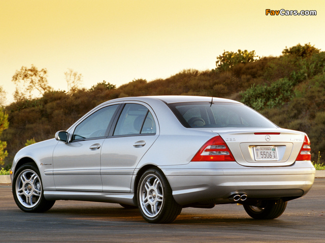 Mercedes-Benz C 32 AMG US-spec (W203) 2001–04 wallpapers (640 x 480)