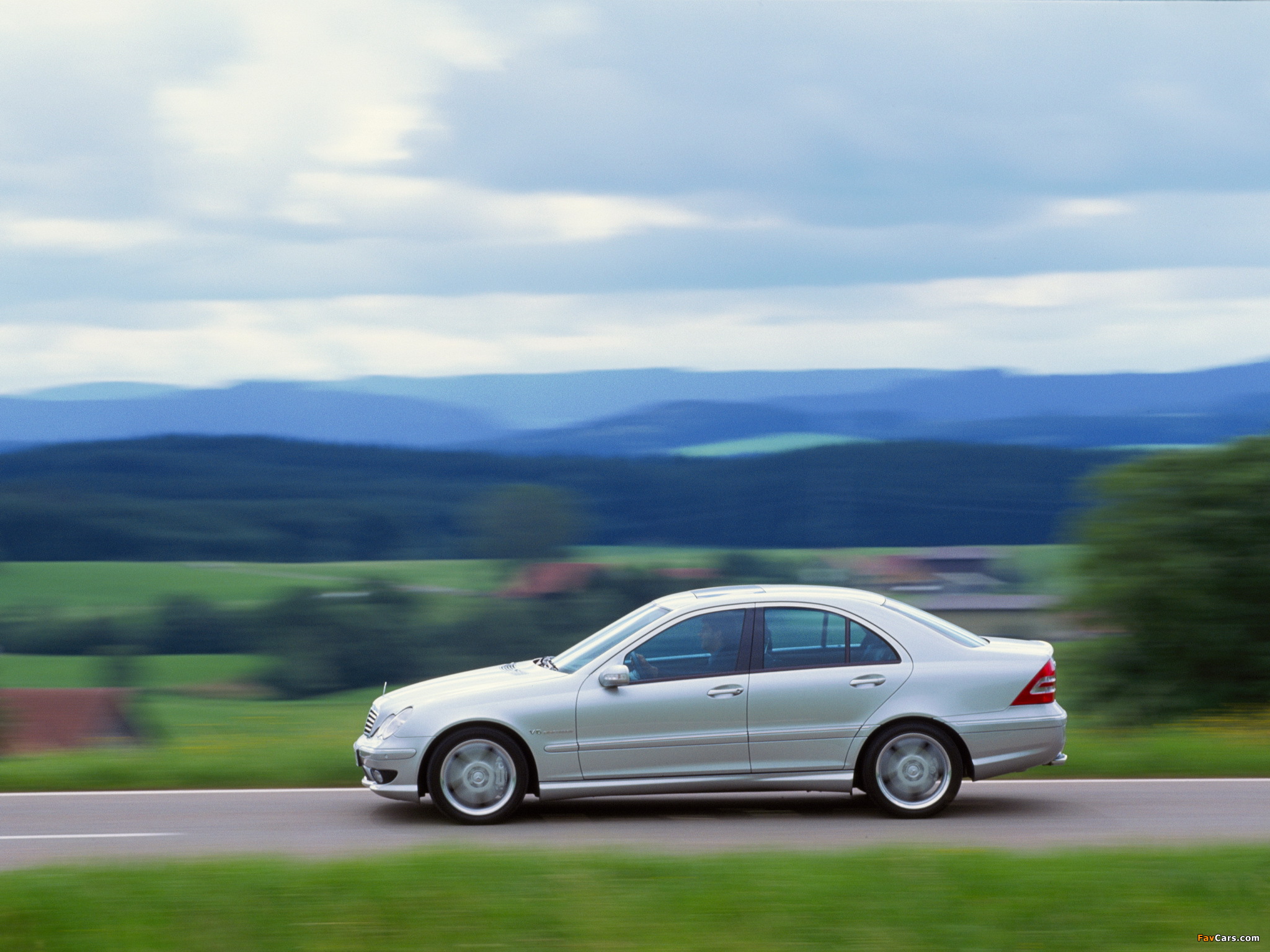 Mercedes-Benz C 32 AMG (W203) 2001–04 wallpapers (2048 x 1536)