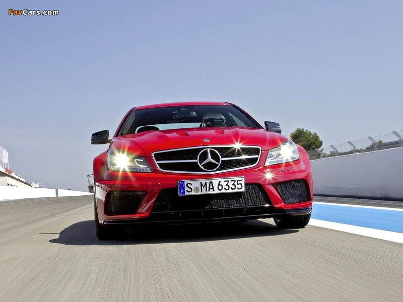 Mercedes-Benz C 63 AMG Black Series Coupe (C204) 2011 wallpapers (800 x 600)