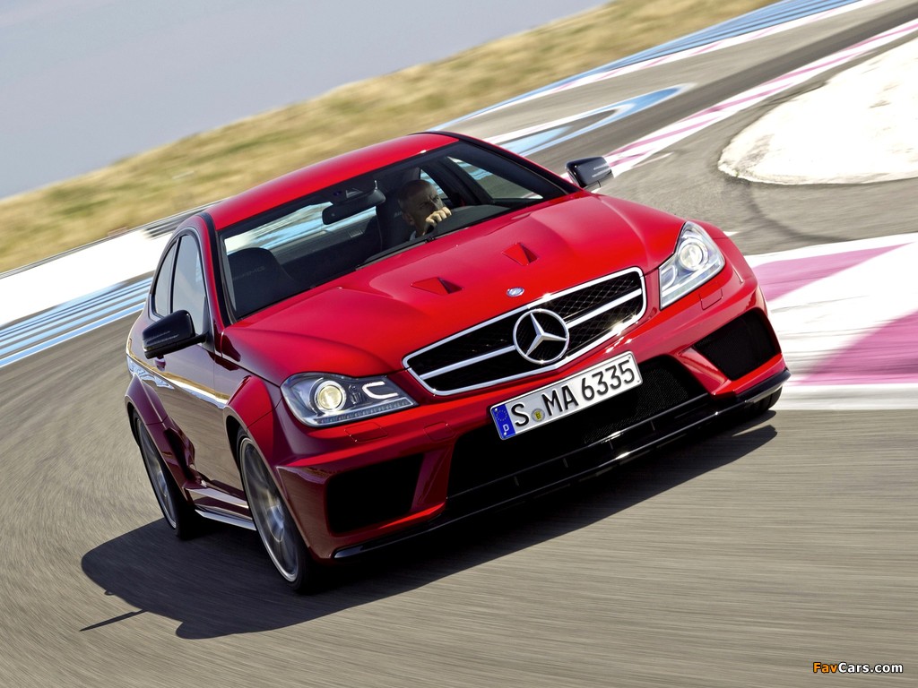 Mercedes-Benz C 63 AMG Black Series Coupe (C204) 2011 wallpapers (1024 x 768)