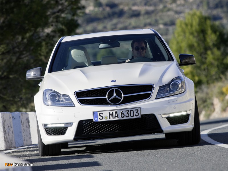 Mercedes-Benz C 63 AMG (W204) 2011 wallpapers (800 x 600)