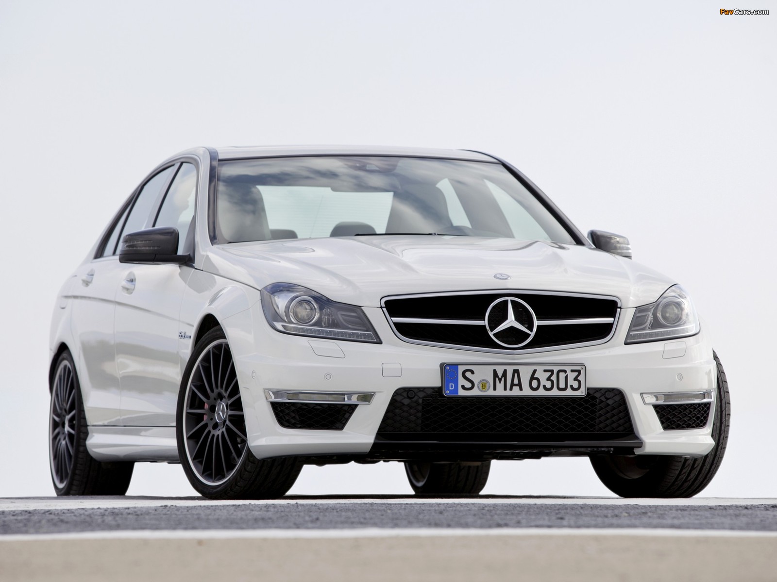 Mercedes-Benz C 63 AMG (W204) 2011 wallpapers (1600 x 1200)