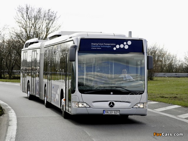 Photos of Mercedes-Benz Citaro G BlueTec Hybrid (O530) 2009–11 (640 x 480)