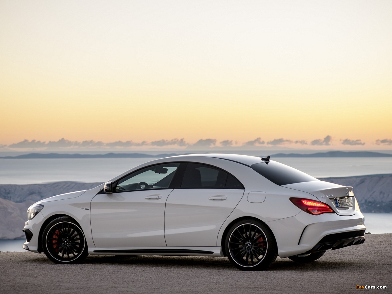 Images of Mercedes-Benz CLA 45 AMG (C117) 2013 (1280 x 960)