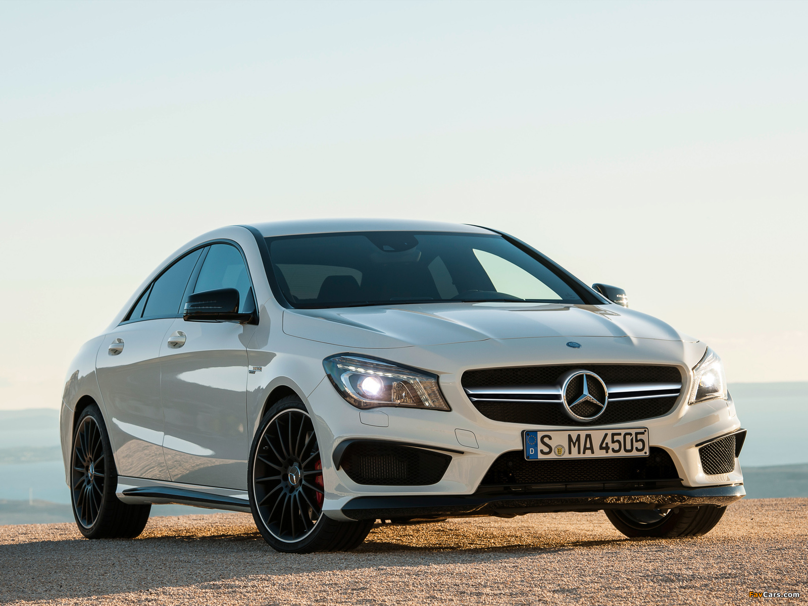 Images of Mercedes-Benz CLA 45 AMG (C117) 2013 (1600 x 1200)