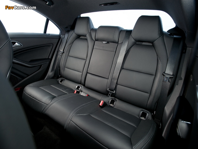 Pictures of Mercedes-Benz CLA 180 UK-spec (C117) 2013 (640 x 480)