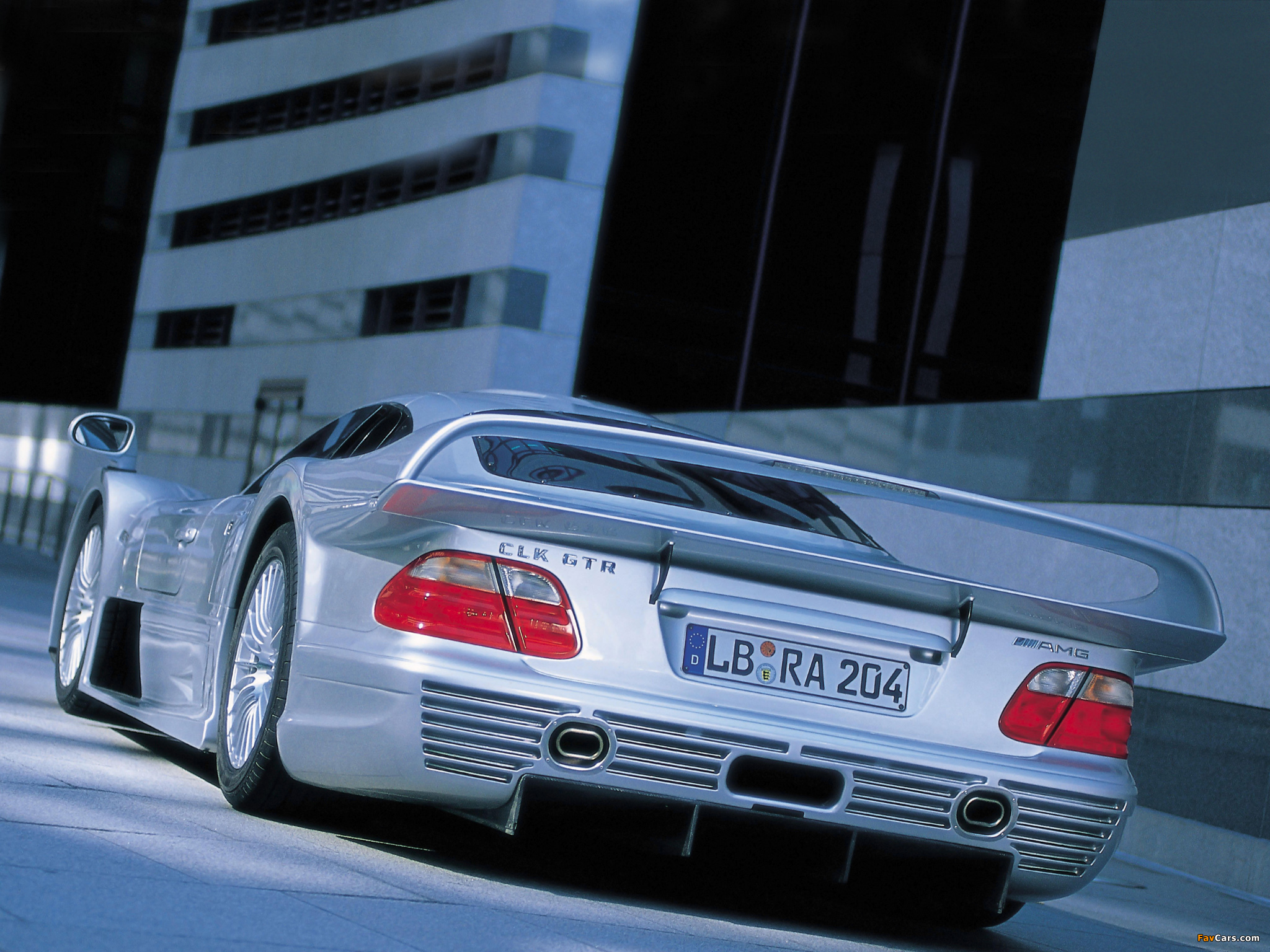 Images of Mercedes-Benz CLK GTR AMG Road Version 1999 (2048 x 1536)