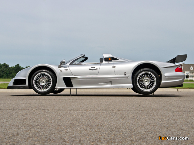 Mercedes-Benz CLK GTR AMG Roadster Road Version 2002 images (640 x 480)