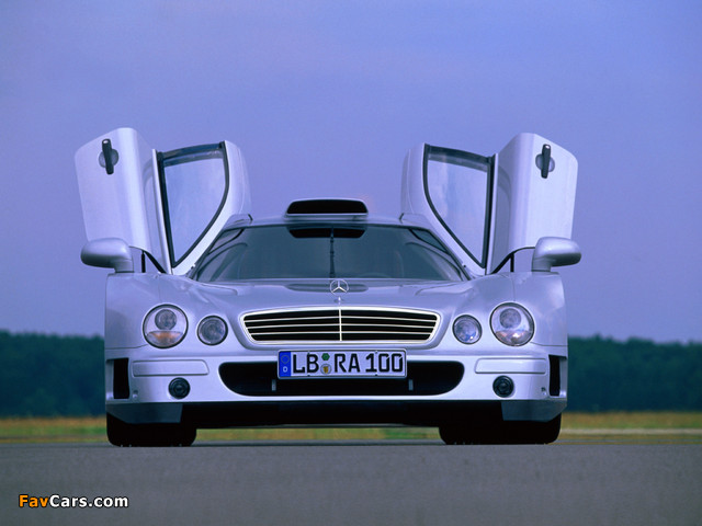 Photos of Mercedes-Benz CLK GTR AMG Road Version 1999 (640 x 480)