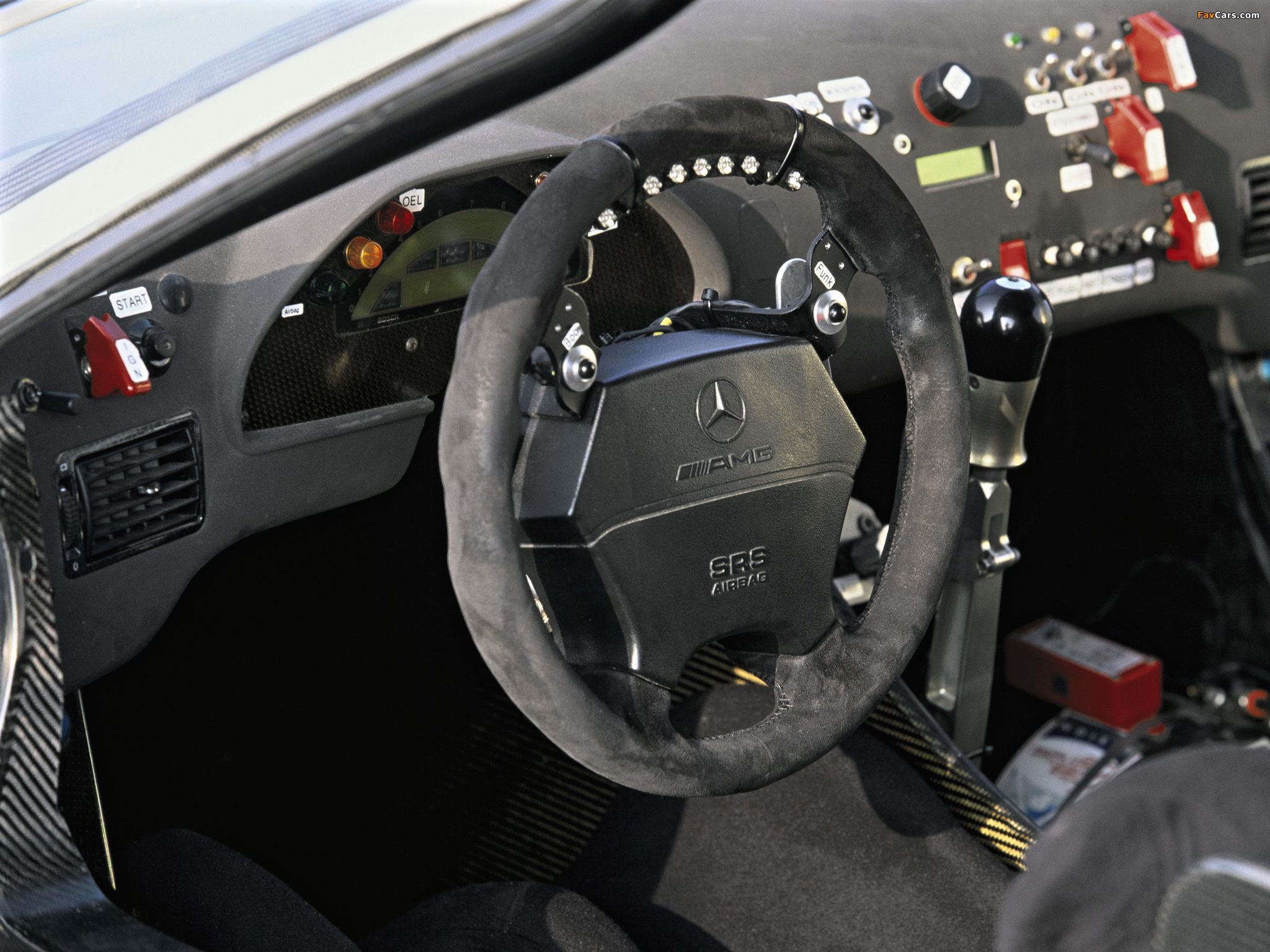 Photos of Mercedes-Benz CLK GTR AMG Racing Version (2048 x 1536)