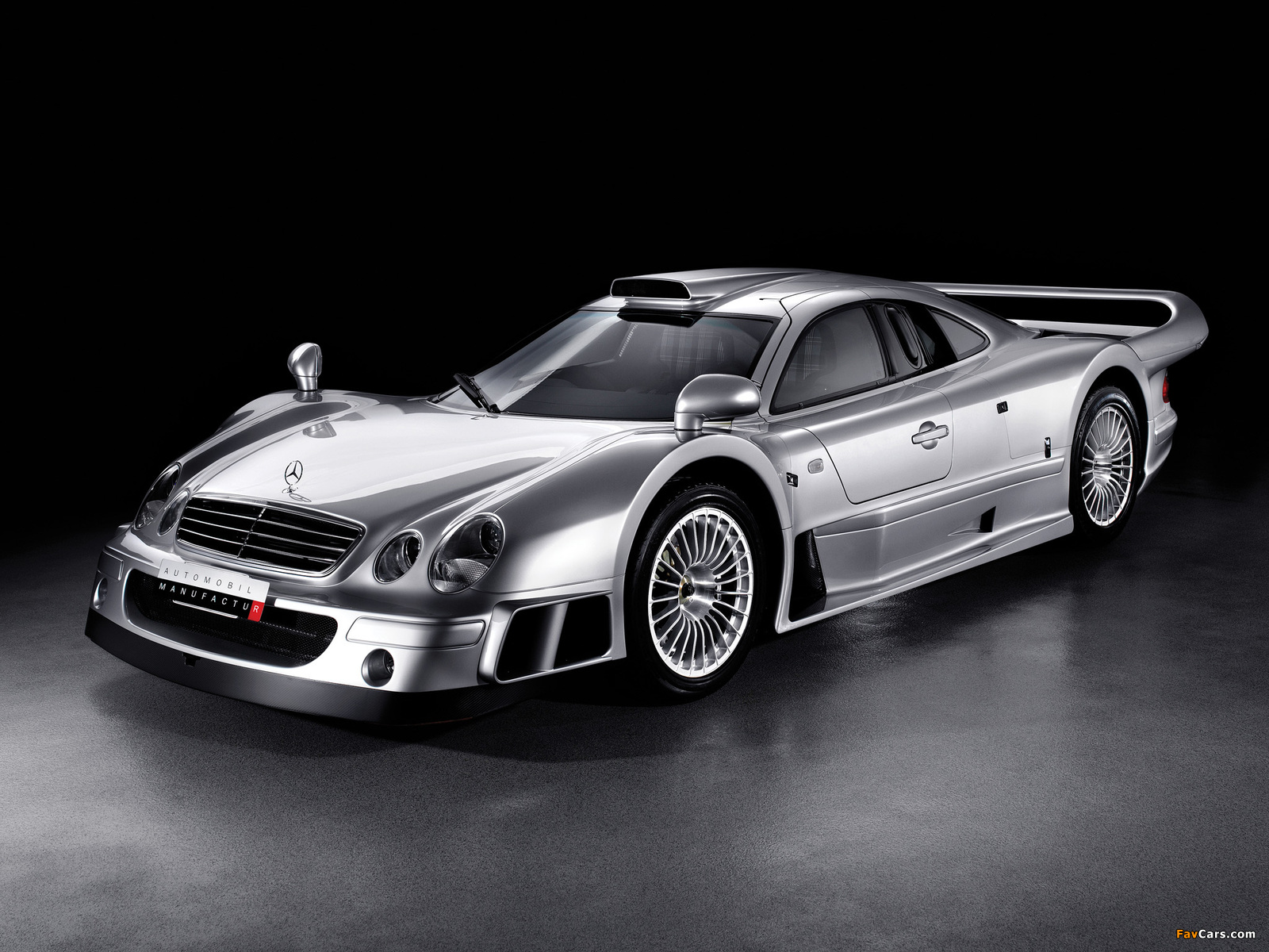 Pictures of Mercedes-Benz CLK GTR AMG Road Version 1999 (1600 x 1200)