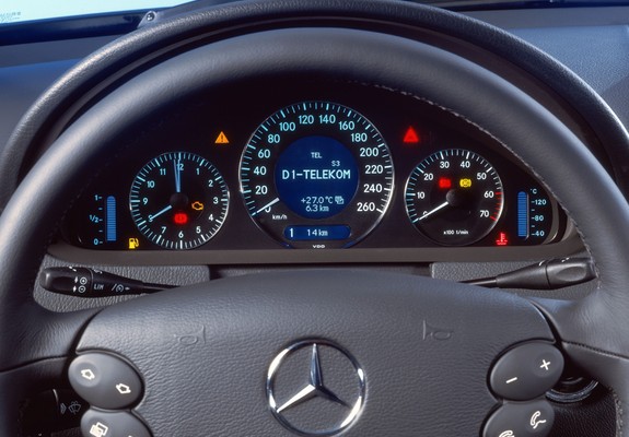Images of Mercedes-Benz CLK 500 (C209) 2002–05
