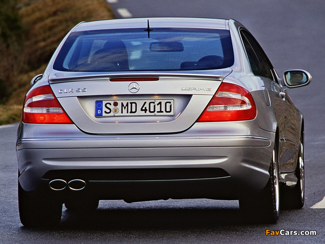 Images of Mercedes-Benz CLK 55 AMG (C209) 2002–05 (640 x 480)