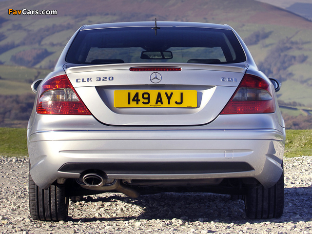 Images of Mercedes-Benz CLK 320 CDI AMG Sports Package UK-spec (C209) 2005–09 (640 x 480)