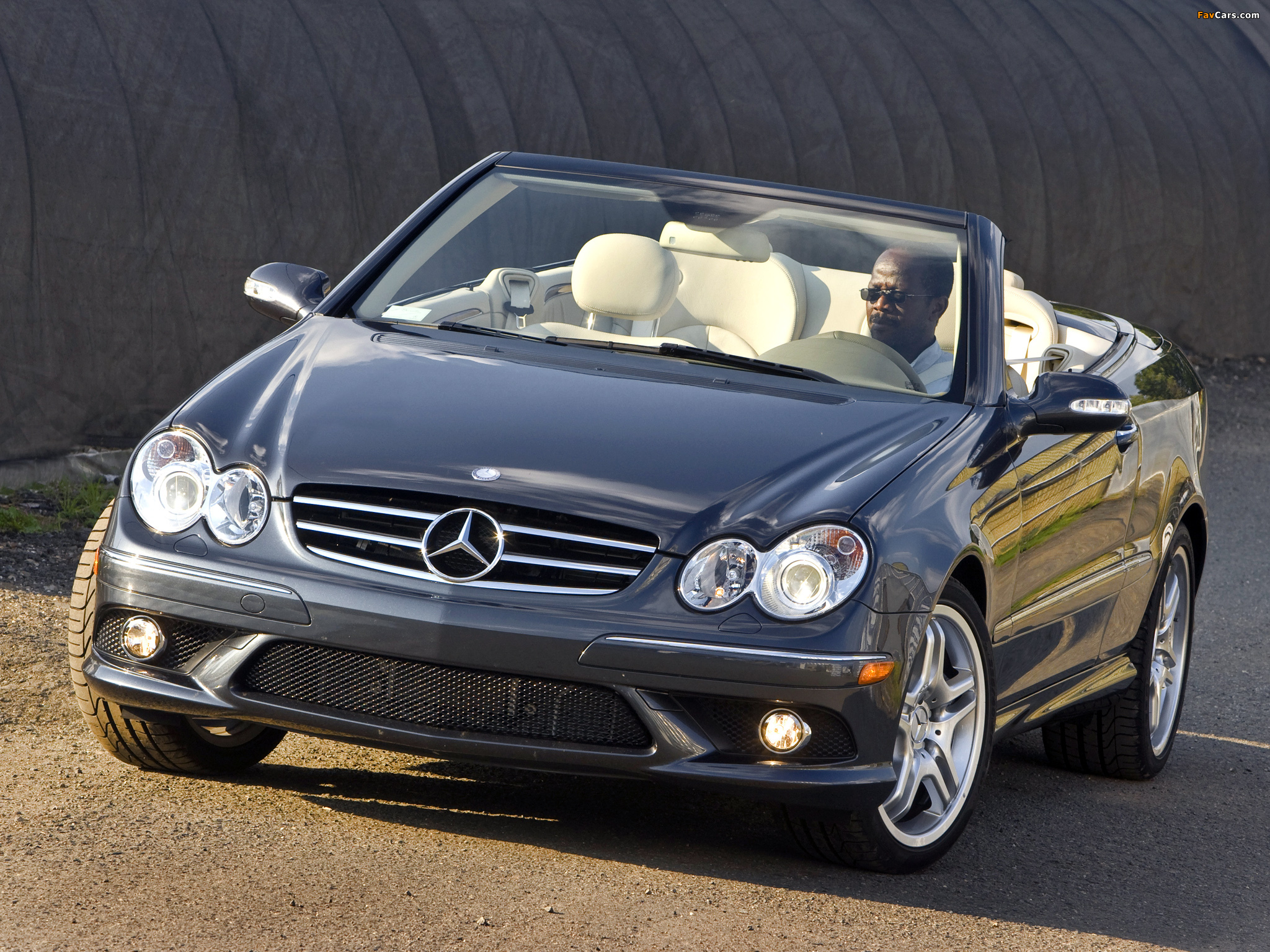 Images of Mercedes-Benz CLK 550 Convertible (A209) 2006–10 (2048 x 1536)