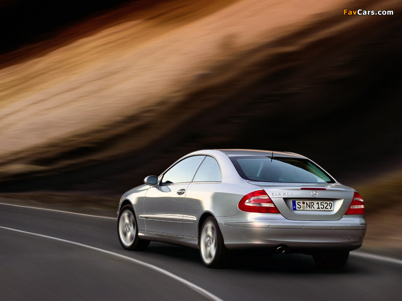 Mercedes-Benz CLK 500 (C209) 2002–05 photos (800 x 600)