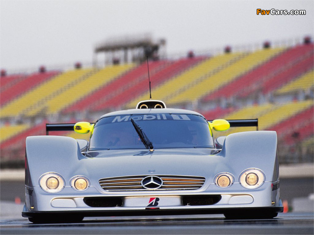 Pictures of Mercedes-Benz CLR 1999 (640 x 480)