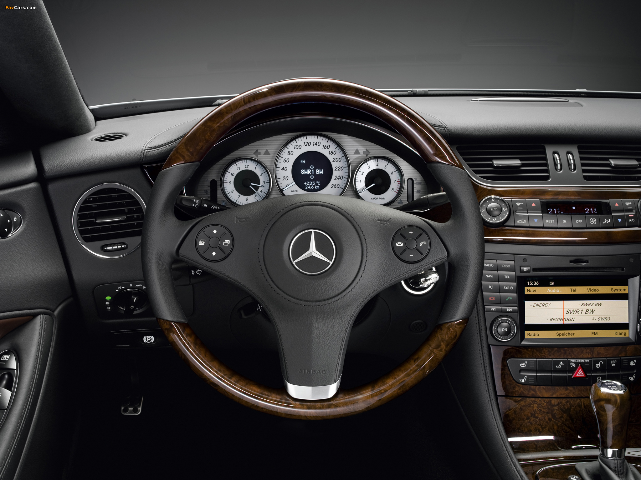 Images of Mercedes-Benz CLS 350 CGI Grand Edition (C219) 2009 (2048 x 1536)