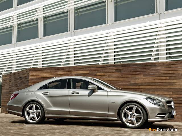 Images of Mercedes-Benz CLS 350 AMG Sports Package (C218) 2010 (640 x 480)