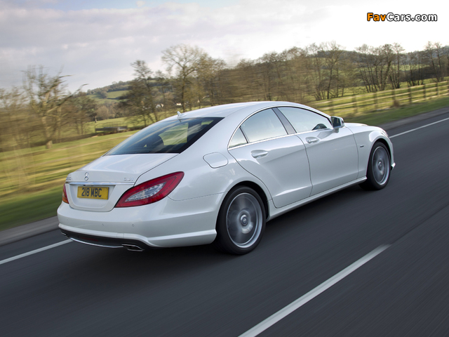 Images of Mercedes-Benz CLS 350 CDI AMG Sports Package UK-spec (C218) 2010 (640 x 480)