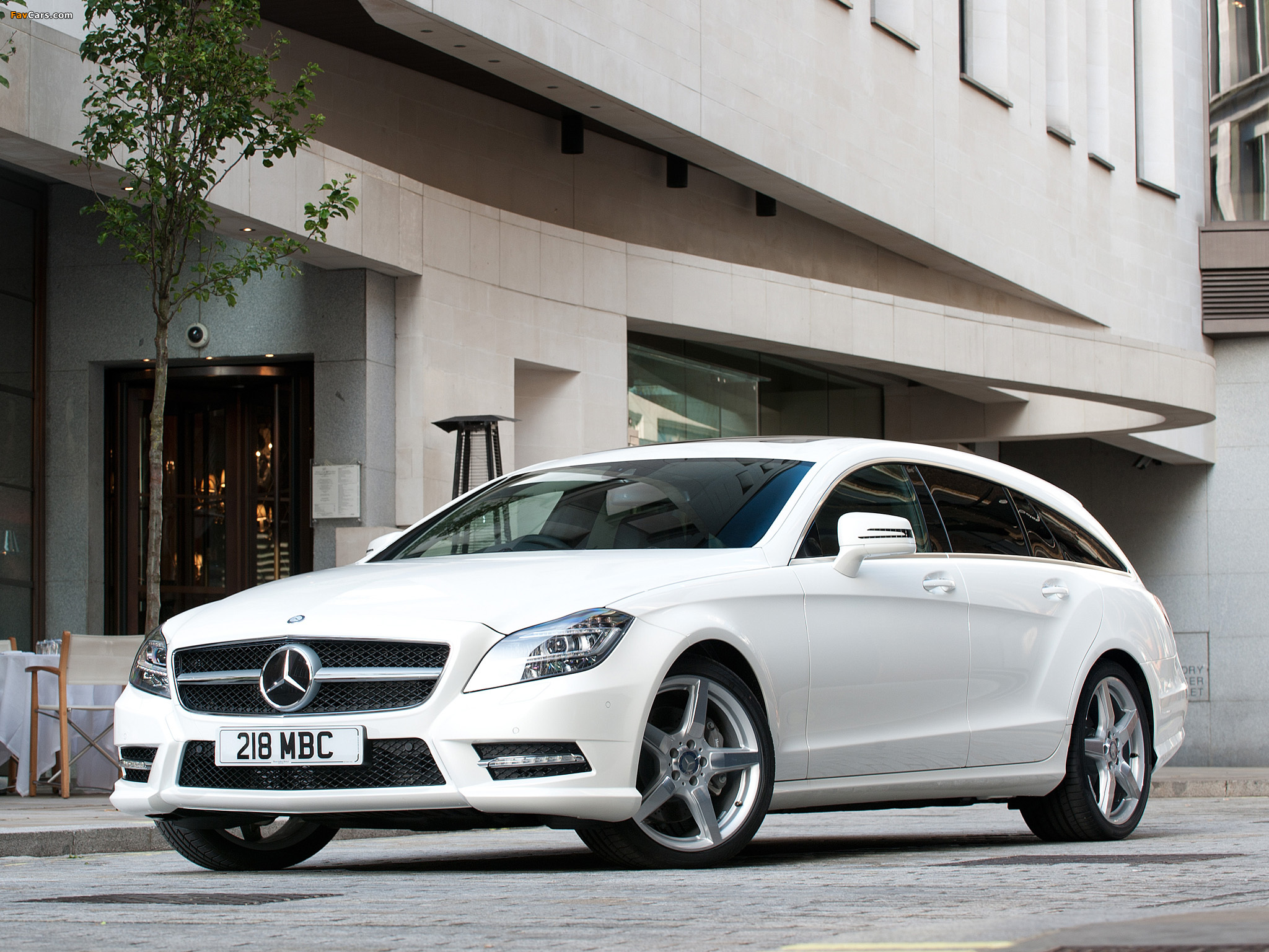 Images of Mercedes-Benz CLS 350 CDI Shooting Brake AMG Sports Package UK-spec (X218) 2012 (2048 x 1536)