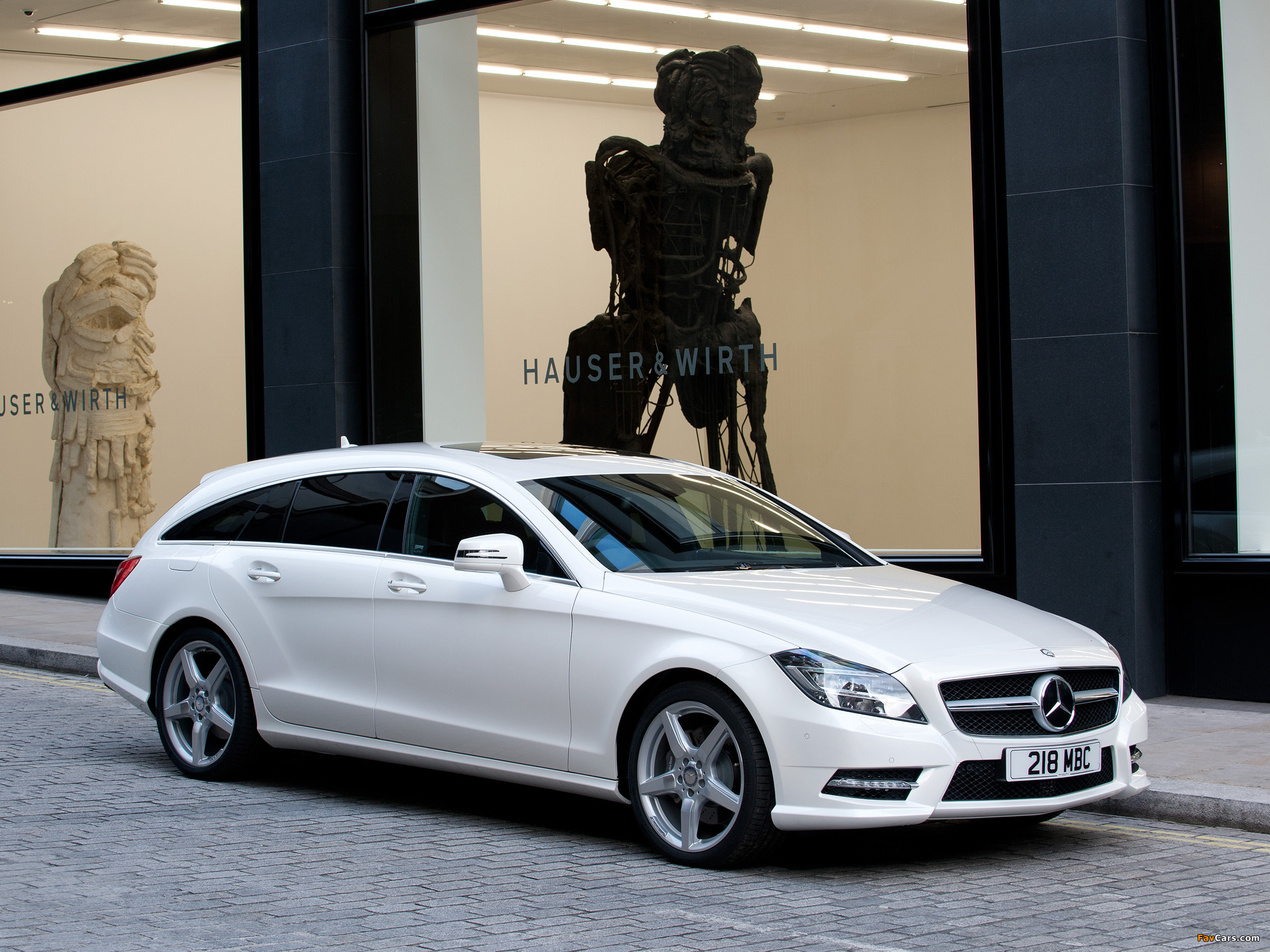 Images of Mercedes-Benz CLS 350 CDI Shooting Brake AMG Sports Package UK-spec (X218) 2012 (2048 x 1536)