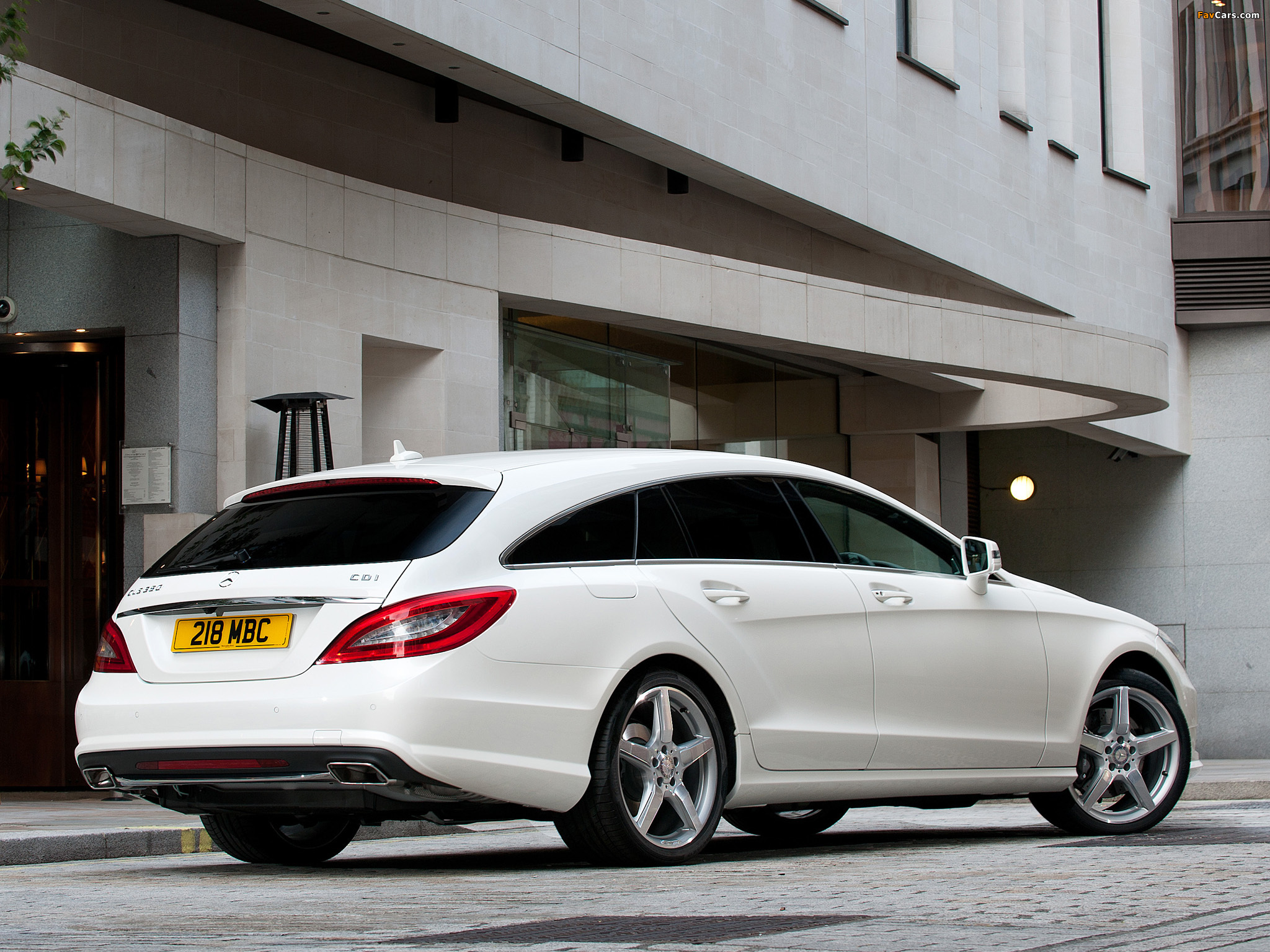 Mercedes-Benz CLS 350 CDI Shooting Brake AMG Sports Package UK-spec (X218) 2012 images (2048 x 1536)