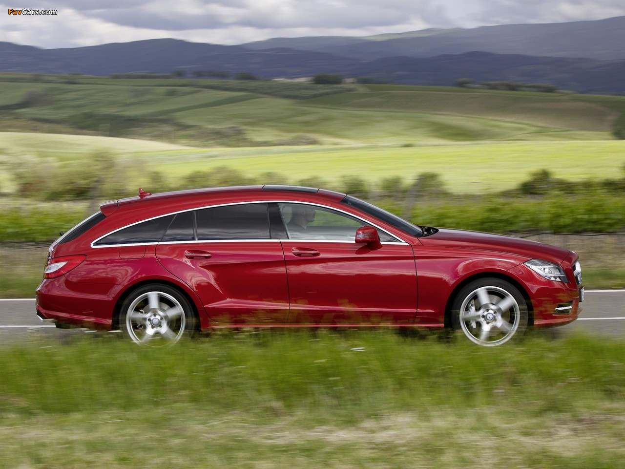 Mercedes-Benz CLS 500 4MATIC Shooting Brake AMG Sports Package (X218) 2012 pictures (1280 x 960)