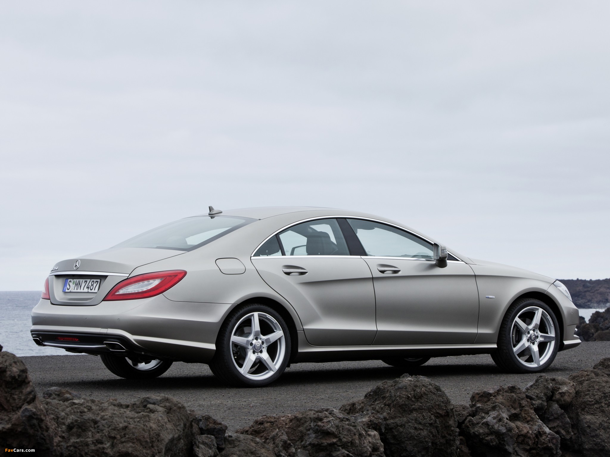 Photos of Mercedes-Benz CLS 350 AMG Sports Package (C218) 2010 (2048 x 1536)