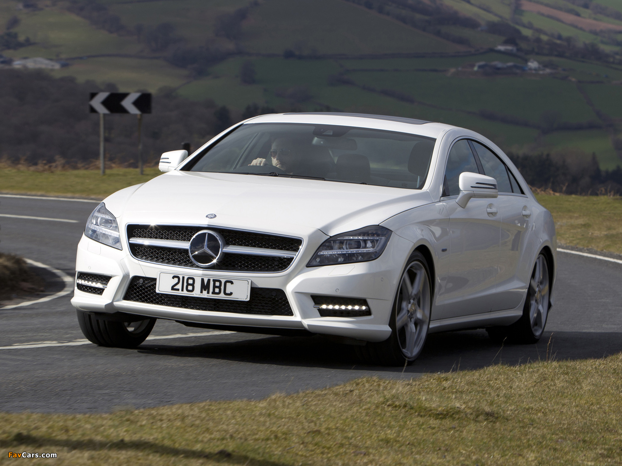 Photos of Mercedes-Benz CLS 350 CDI AMG Sports Package UK-spec (C218) 2010 (1280 x 960)