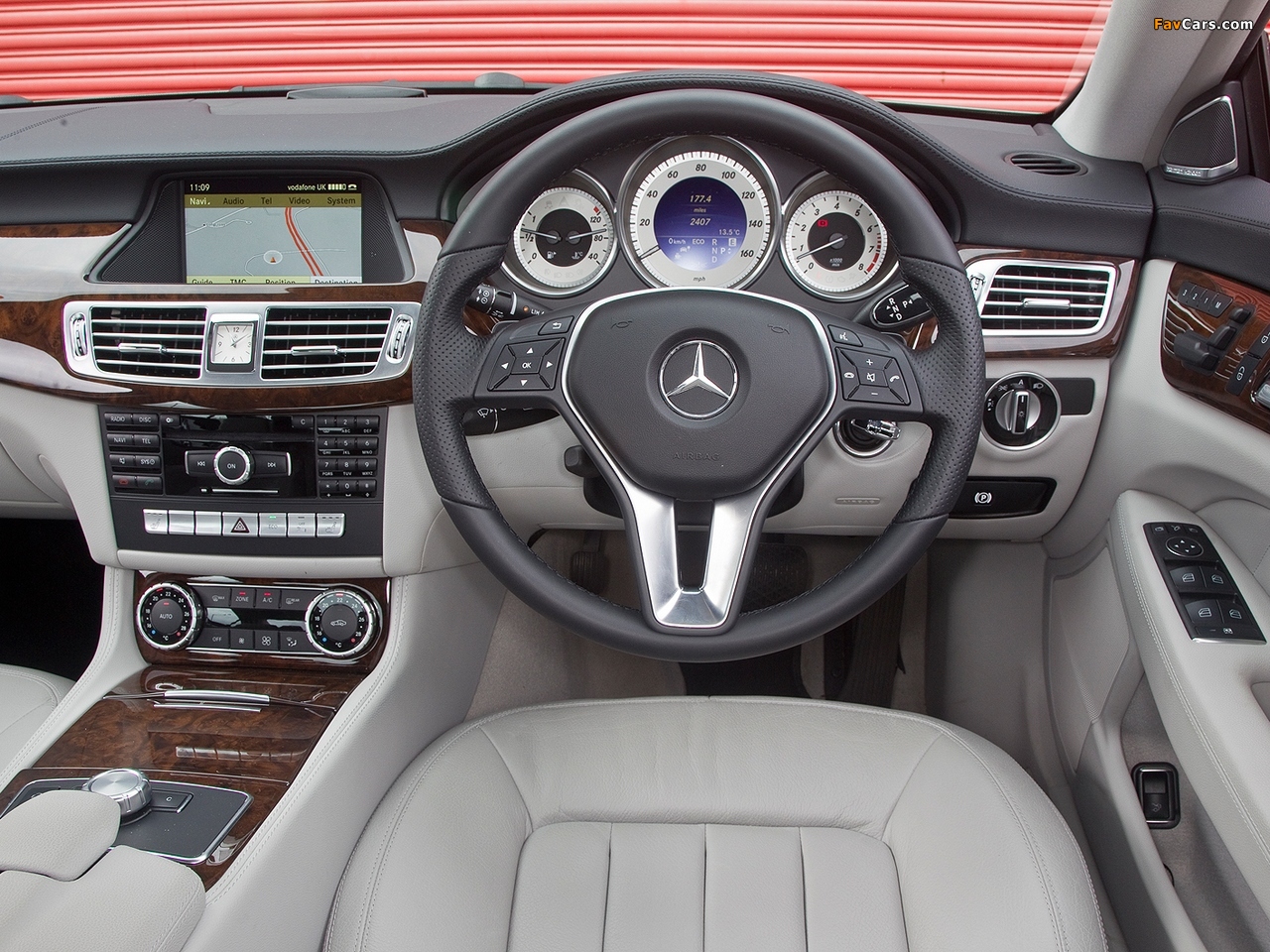 Pictures of Mercedes-Benz CLS 350 UK-spec (C218) 2010 (1280 x 960)