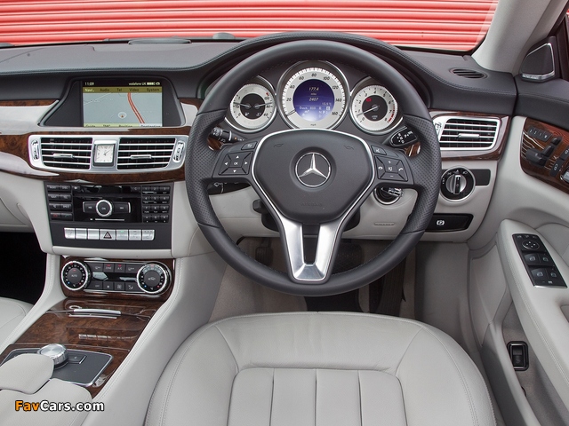 Pictures of Mercedes-Benz CLS 350 UK-spec (C218) 2010 (640 x 480)
