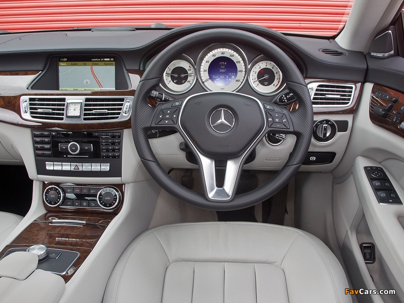 Pictures of Mercedes-Benz CLS 350 UK-spec (C218) 2010 (800 x 600)