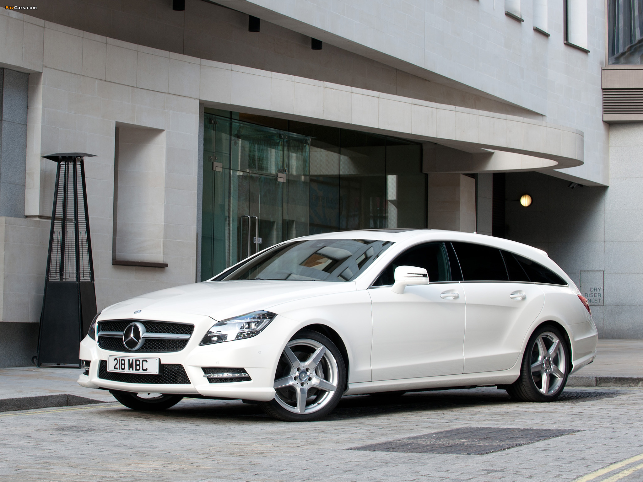 Pictures of Mercedes-Benz CLS 350 CDI Shooting Brake AMG Sports Package UK-spec (X218) 2012 (2048 x 1536)