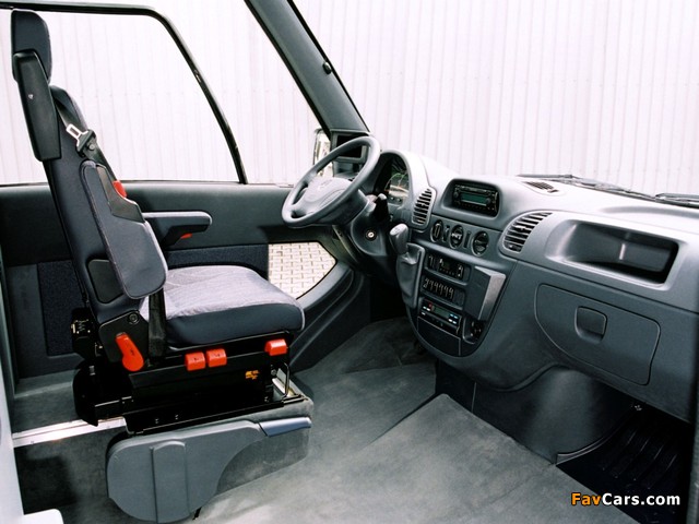 Mercedes-Benz Alu-Sprinter Concept 2001 images (640 x 480)