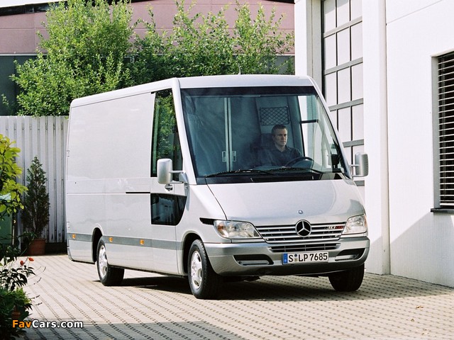 Mercedes-Benz Alu-Sprinter Concept 2001 pictures (640 x 480)