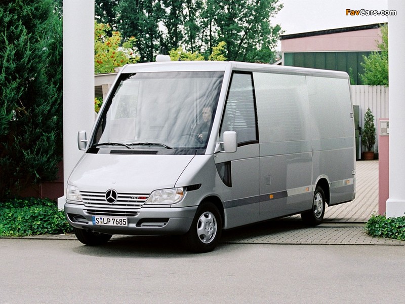 Mercedes-Benz Alu-Sprinter Concept 2001 wallpapers (800 x 600)