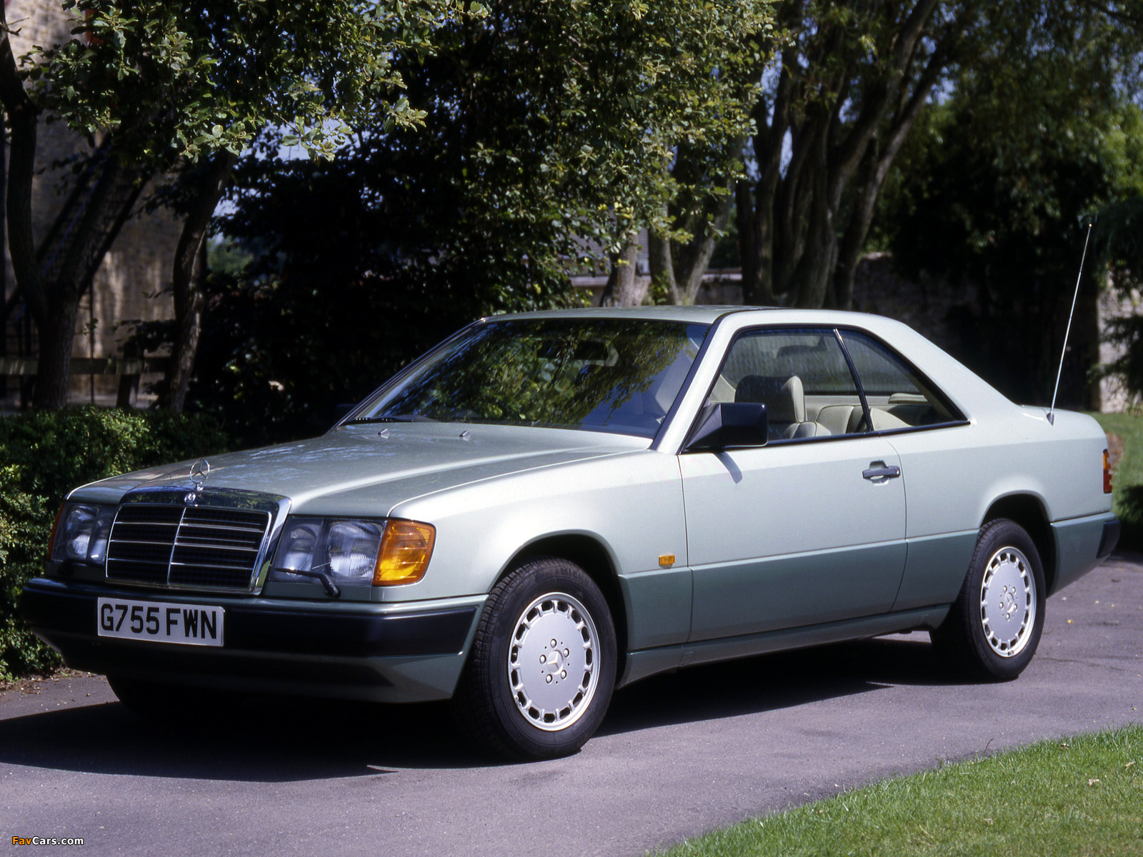 Images of Mercedes-Benz E-Klasse Coupe UK-spec (C124) 1987–96 (1600 x 1200)