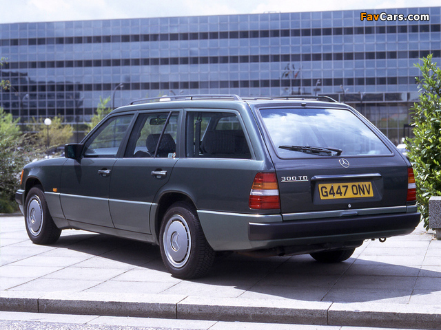 Images of Mercedes-Benz 300 TD UK-spec (S124) 1986–93 (640 x 480)