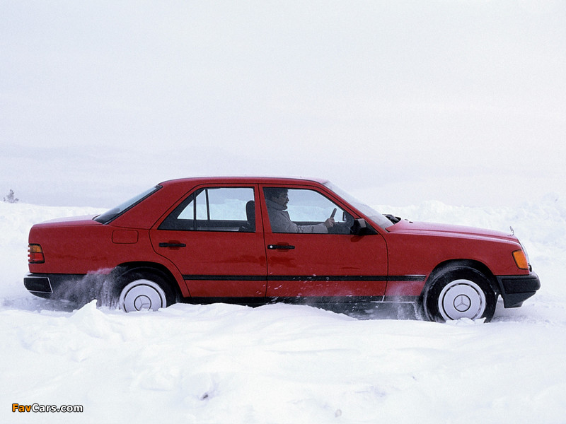 Images of Mercedes-Benz 300 E 4MATIC (W124) 1987–93 (800 x 600)