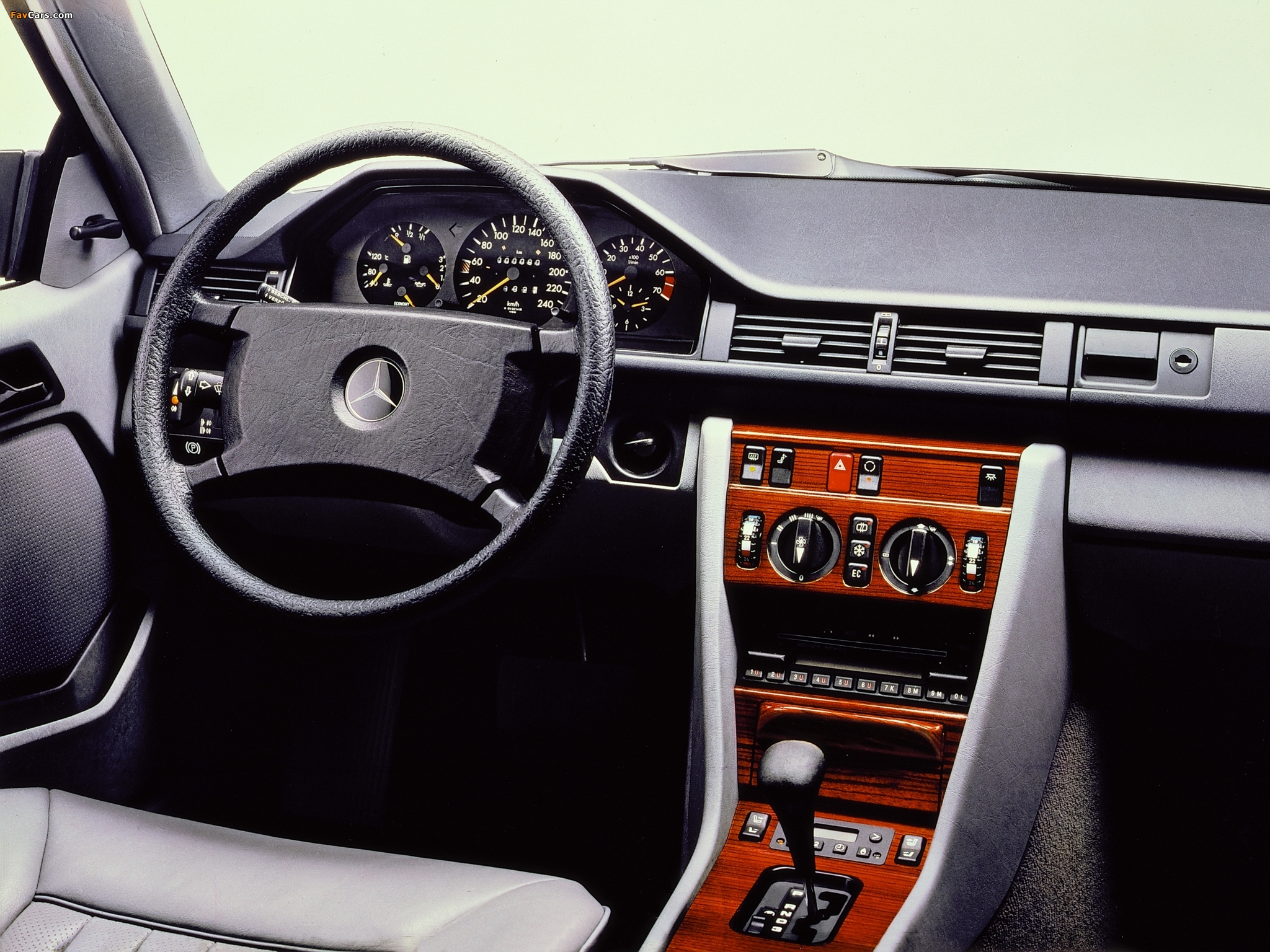 Images of Mercedes-Benz E-Klasse Coupe (C124) 1987–96 (2048 x 1536)