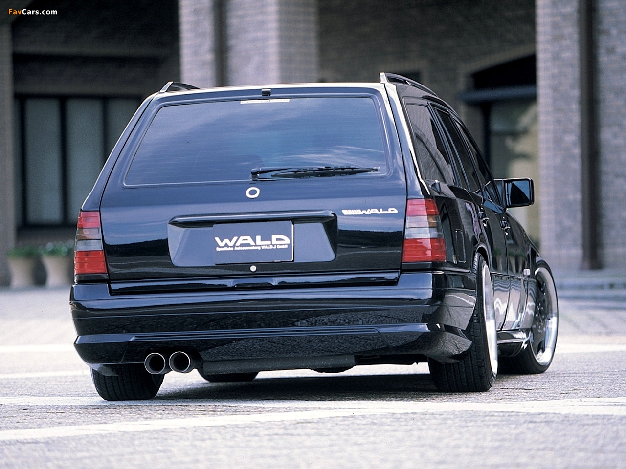 Images of WALD Mercedes-Benz E-Klasse TE V4 (S124) 1990 (1280 x 960)
