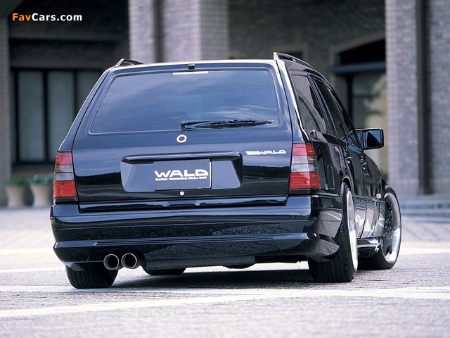 Images of WALD Mercedes-Benz E-Klasse TE V4 (S124) 1990 (640 x 480)