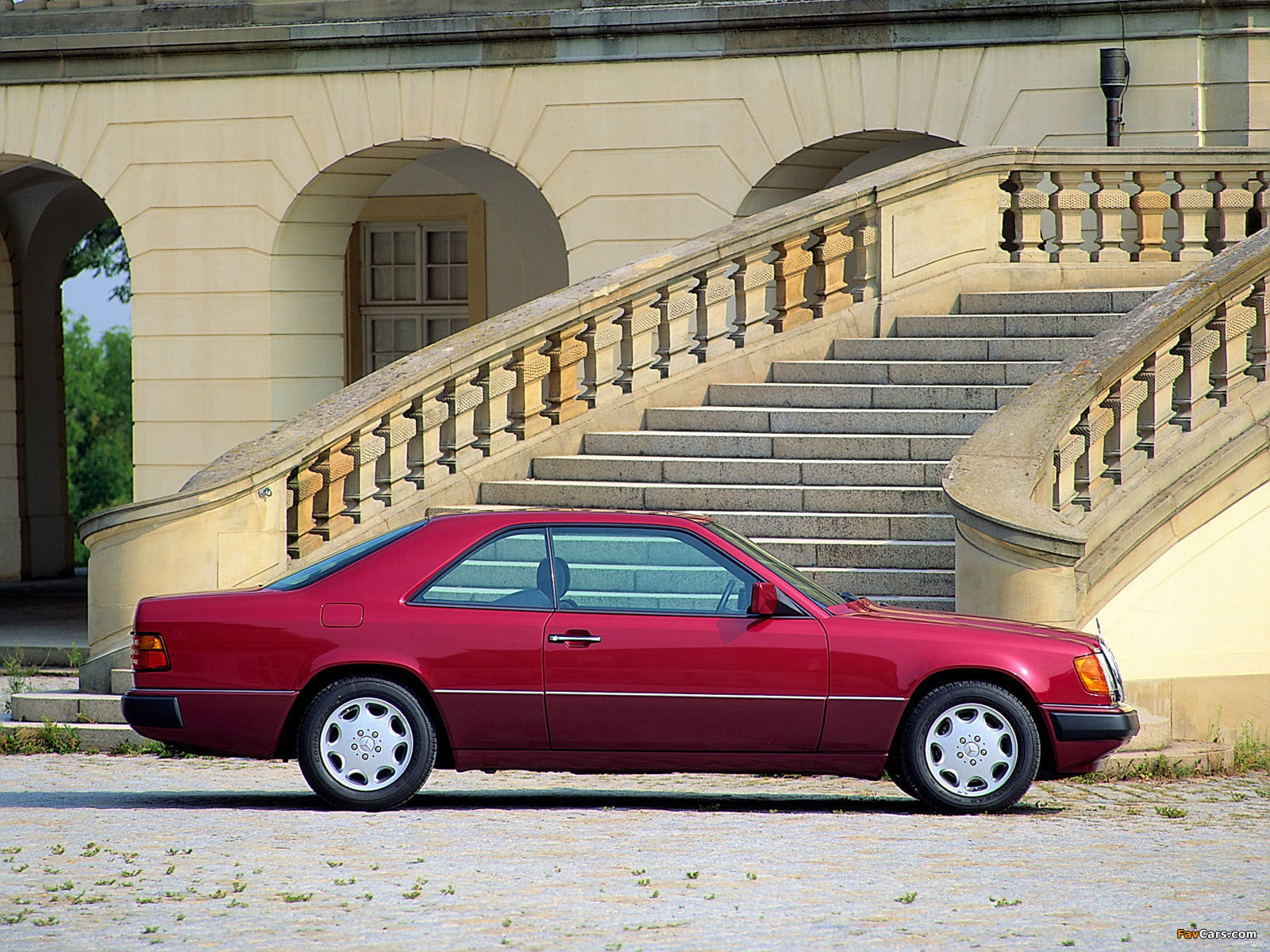 Images of Mercedes-Benz 320 CE (C124) 1992–93 (1600 x 1200)